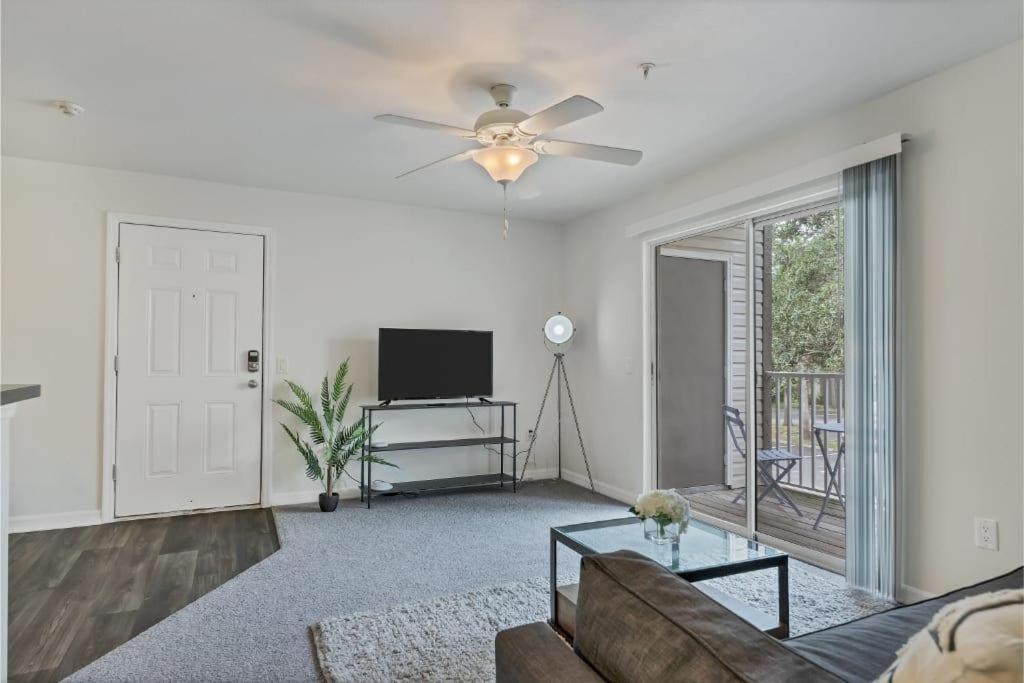 דירות בריידנטון Scenic And Vibrant 1Br With Balcony Gym Pool מראה חיצוני תמונה
