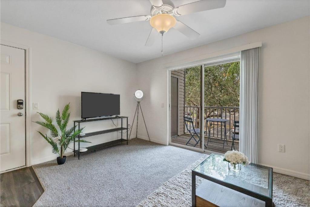 דירות בריידנטון Scenic And Vibrant 1Br With Balcony Gym Pool מראה חיצוני תמונה